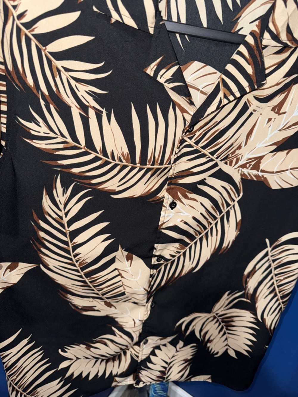 Tropical Leaf Print Button Front Shirt β Size Large - Picture 8 of 12